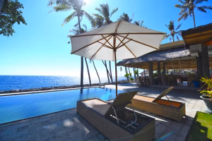 Shared Hostel Single Space and Deluxe Double Room interior.