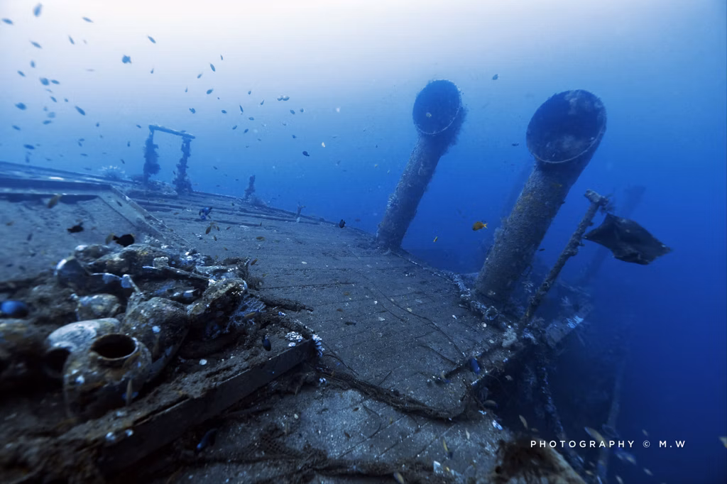 diving-in-tulamben-bay-boga-wreck-bali