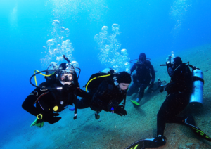 People who interest to see boga wreck - Tulamben Diving